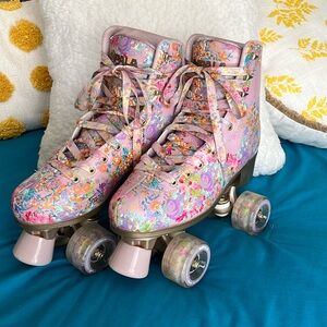 Impala x Cynthia Rowley Rollerskates Size 8 pink with floral design.